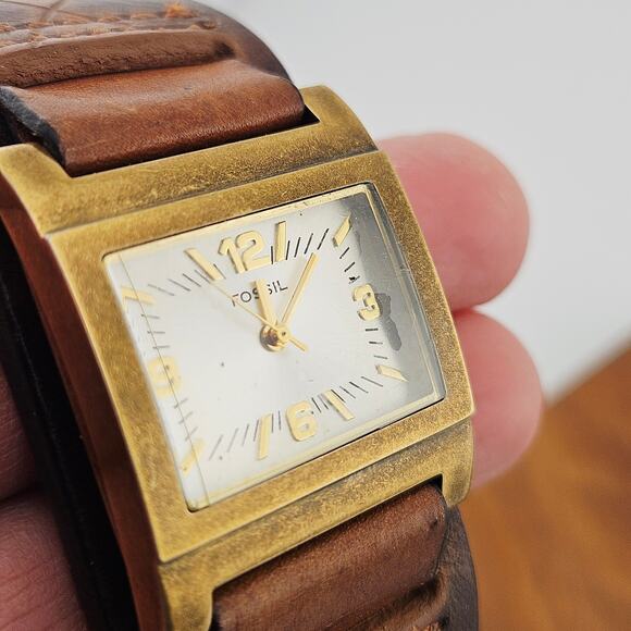 Fossil Men's Gold Tone Dial Wide Brown Leather Band Distressed Casual Everyday - Picture 3 of 6